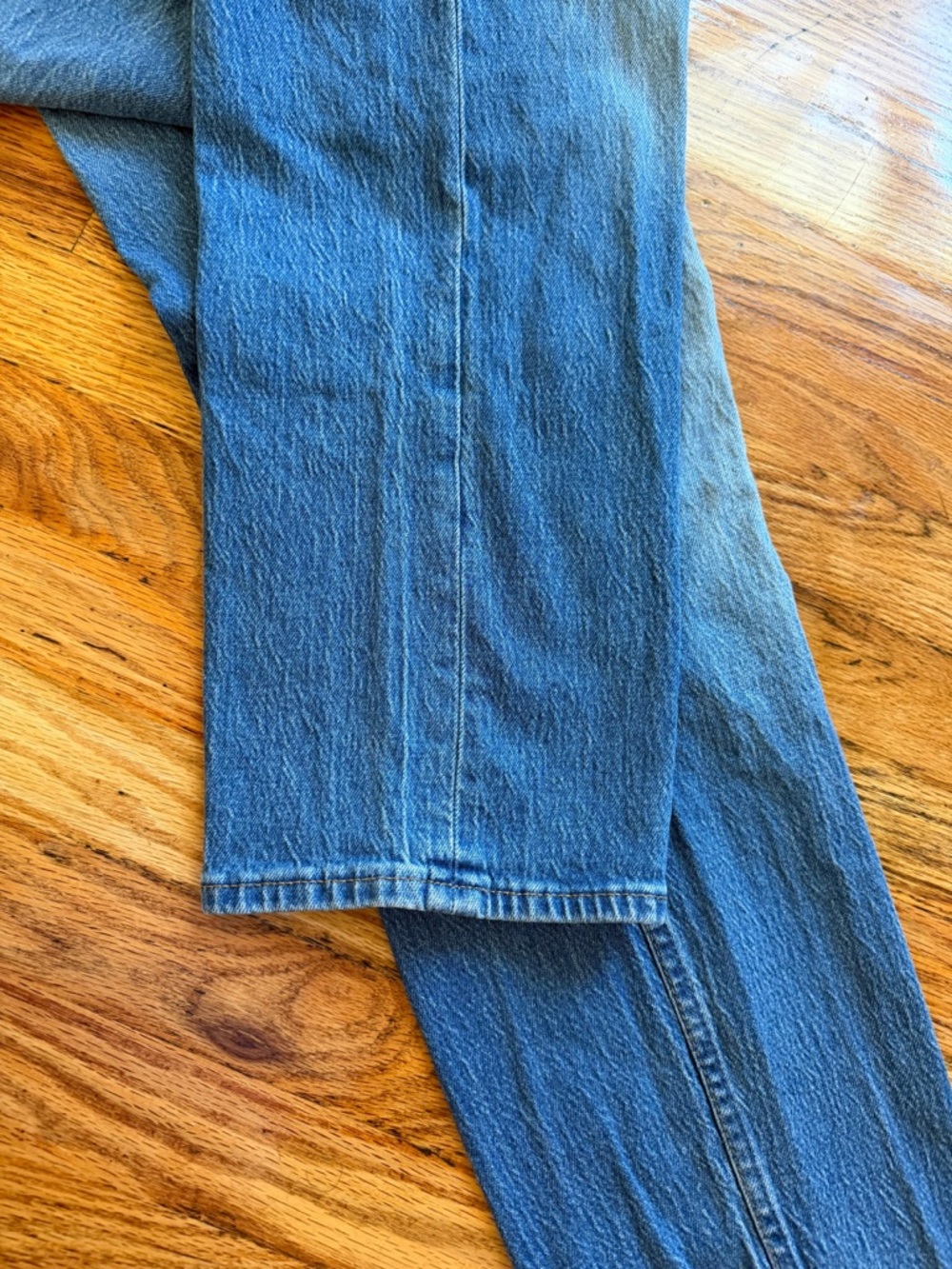 Calvin Klein Light Blue Denim Jeans with Red Logo Tag - Picture 6 of 7